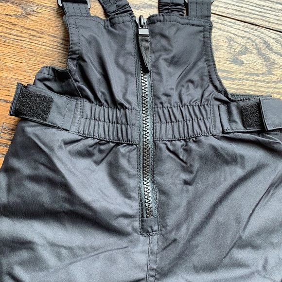 Black, Cat and Jack, 12 mo, never worn snow bib   (LA) - Picture 3 of 5